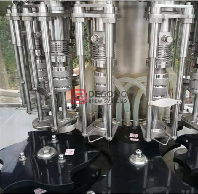 Imbottigliatrice di acqua pura completamente automatica / macchina di rifornimento della birra in Cina