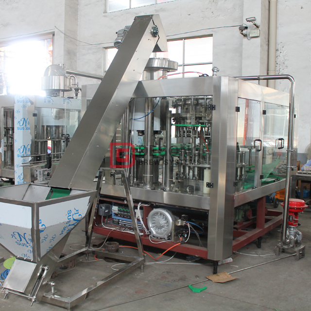 14-12-4 Imbottigliatrice automatica di birra Sistema di riempimento e tappatura e pulizia della bottiglia in vetro 3 in 1