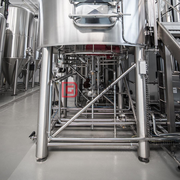 Costo dell'attrezzatura per la produzione di birra automatica riscaldata a vapore superiore personalizzato 10BBL in Cina