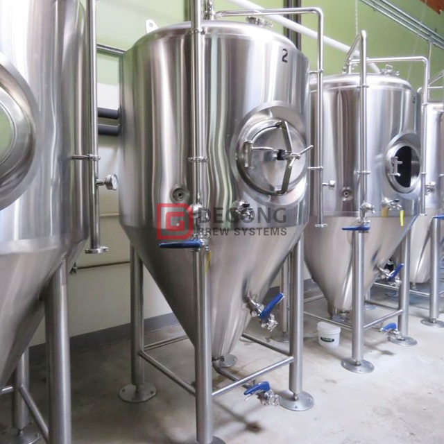Sistema di produzione di birra con serbatoio di fermentazione per birra