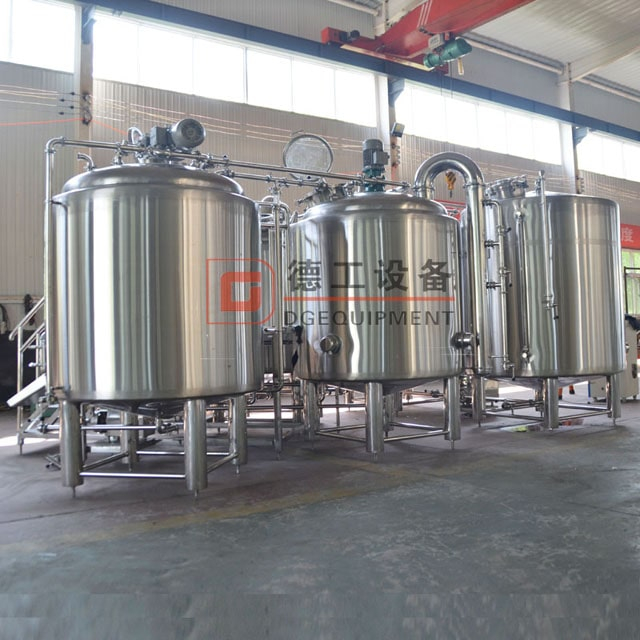 Attrezzatura di produzione della birra usata commerciale chiavi in ​​mano da 1000 litri / sistema di produzione usato della fabbrica di birra media