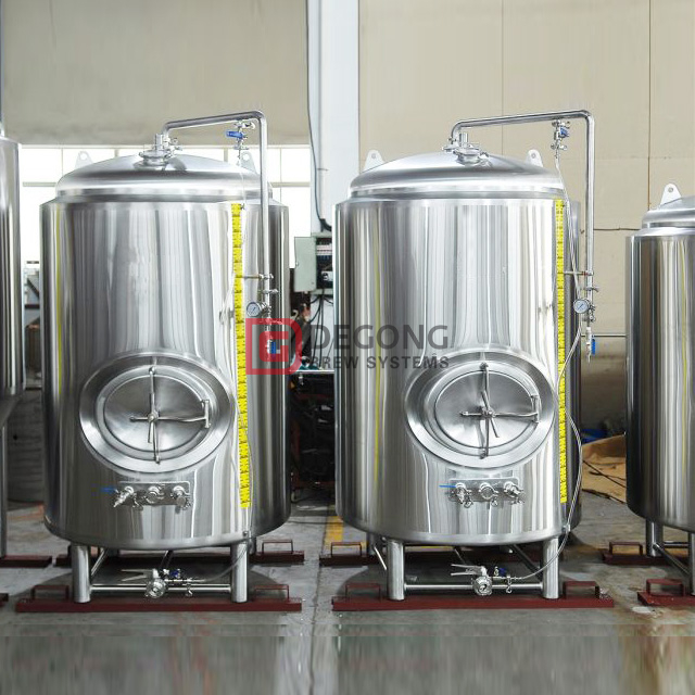Serbatoio di servizio per birra conico industriale conico in acciaio inossidabile commerciale da 1000 litri in vendita