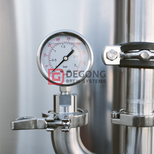 In vendita fermentatore / unitank da birra in pressione isolato e rivestito da 1000 litri