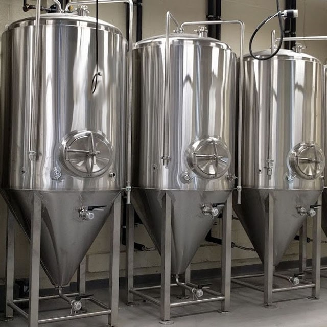 Serbatoio di fermentazione cilindrico-conico 2000L disponibile in acciaio inossidabile con doppia giacca in poliuretano disponibile a Vancouver, Canada